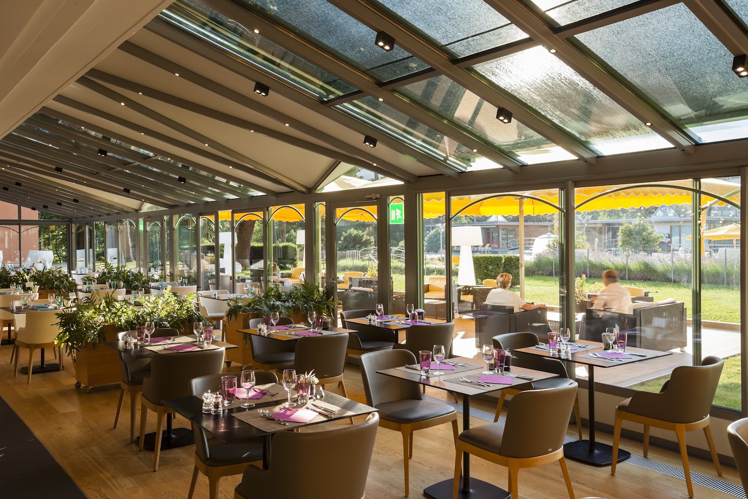 Grand Hotel Des Bains Lavey Restaurant Veranda.jpg