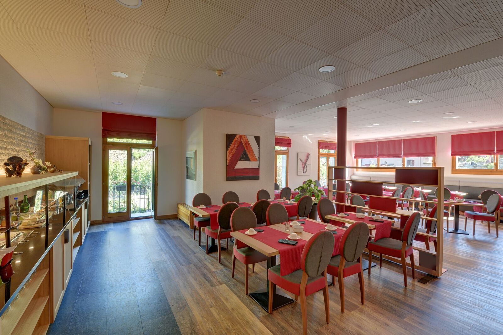 Hotel Des Vignes Uvrier Restaurant 1.jpg