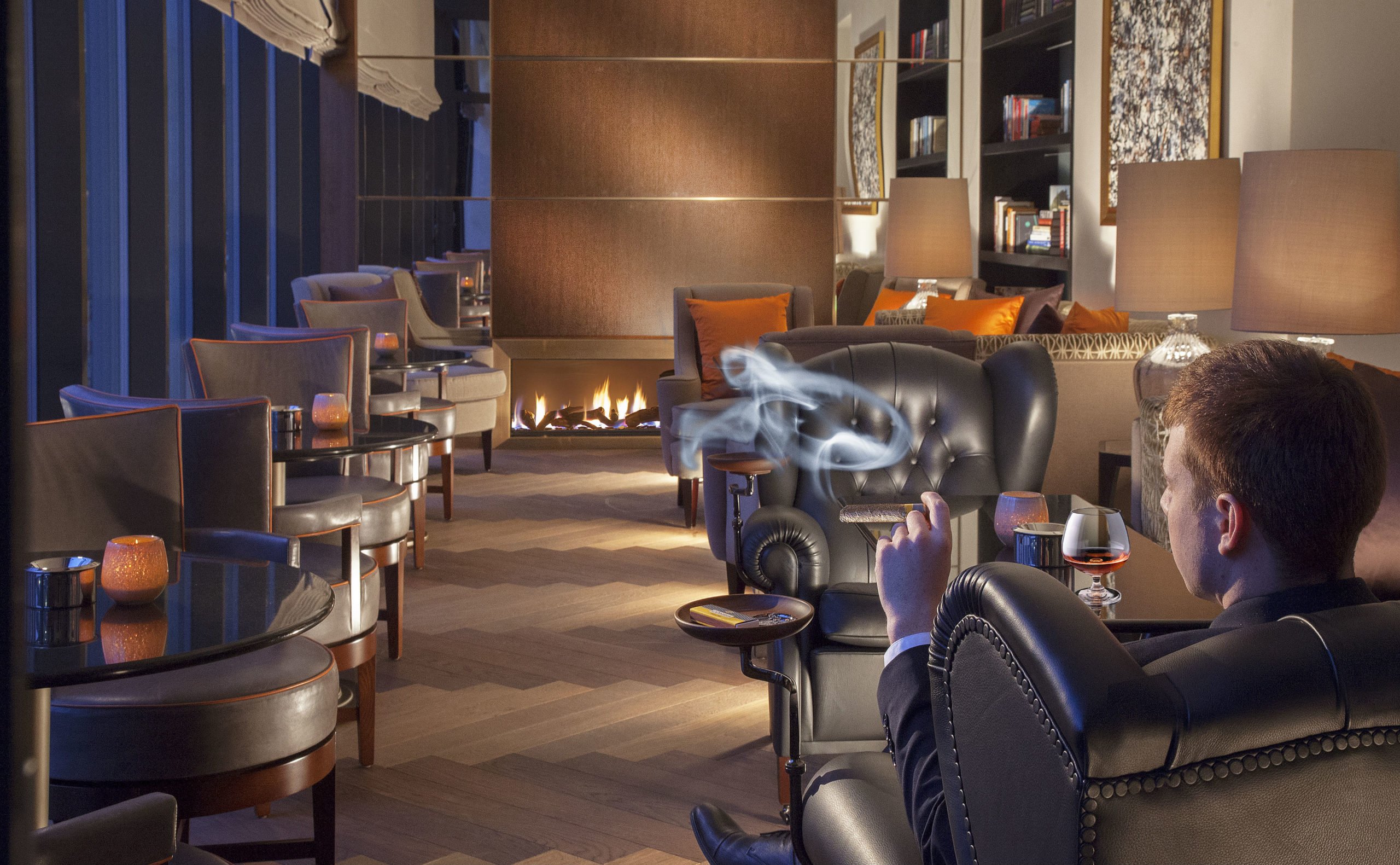 Hotel Royal Savoy Lausanne Cigar Lounge People1 Ret.jpg