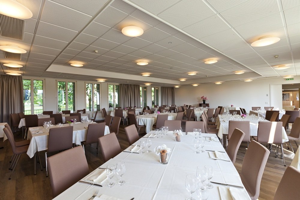 Longeraie Restaurant Salle.jpg