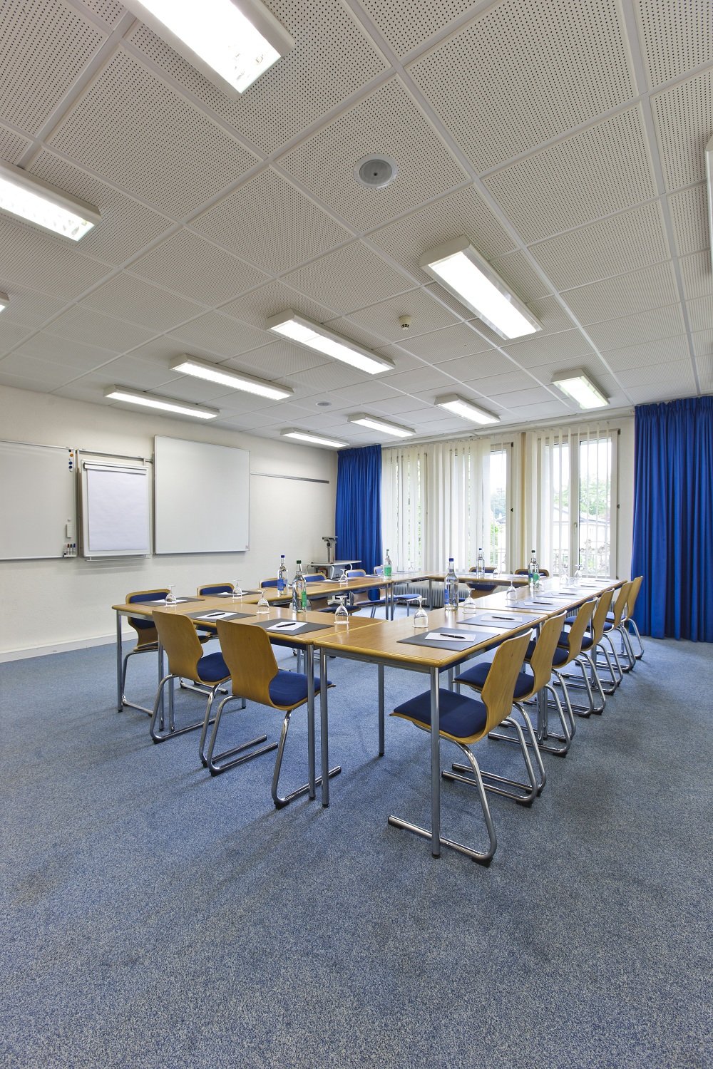 Longeraie Salle De Seminaire.jpg